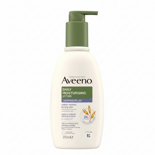 aveeno calming relief body lotion with oat and lavender for soothing hydrating soft smooth sensitive skin