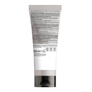 L’Oréal Professionnel Serie Expert Silver Conditioner 200ml for blonde, grey, and white hair, providing hydration, softness, and shine.